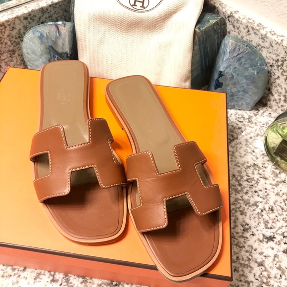NEW HERMÈS ORAN SANDALS - Picture 1 of 13